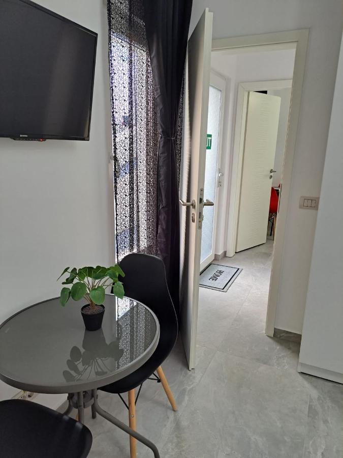 Kevin&Jessica Rooms Giarmata 외부 사진