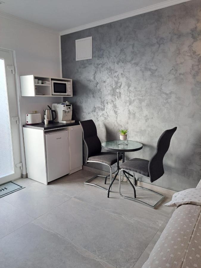 Kevin&Jessica Rooms Giarmata 외부 사진