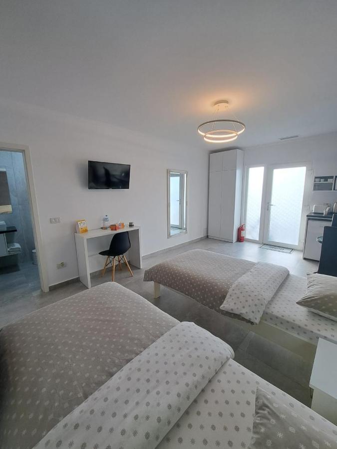 Kevin&Jessica Rooms Giarmata 외부 사진