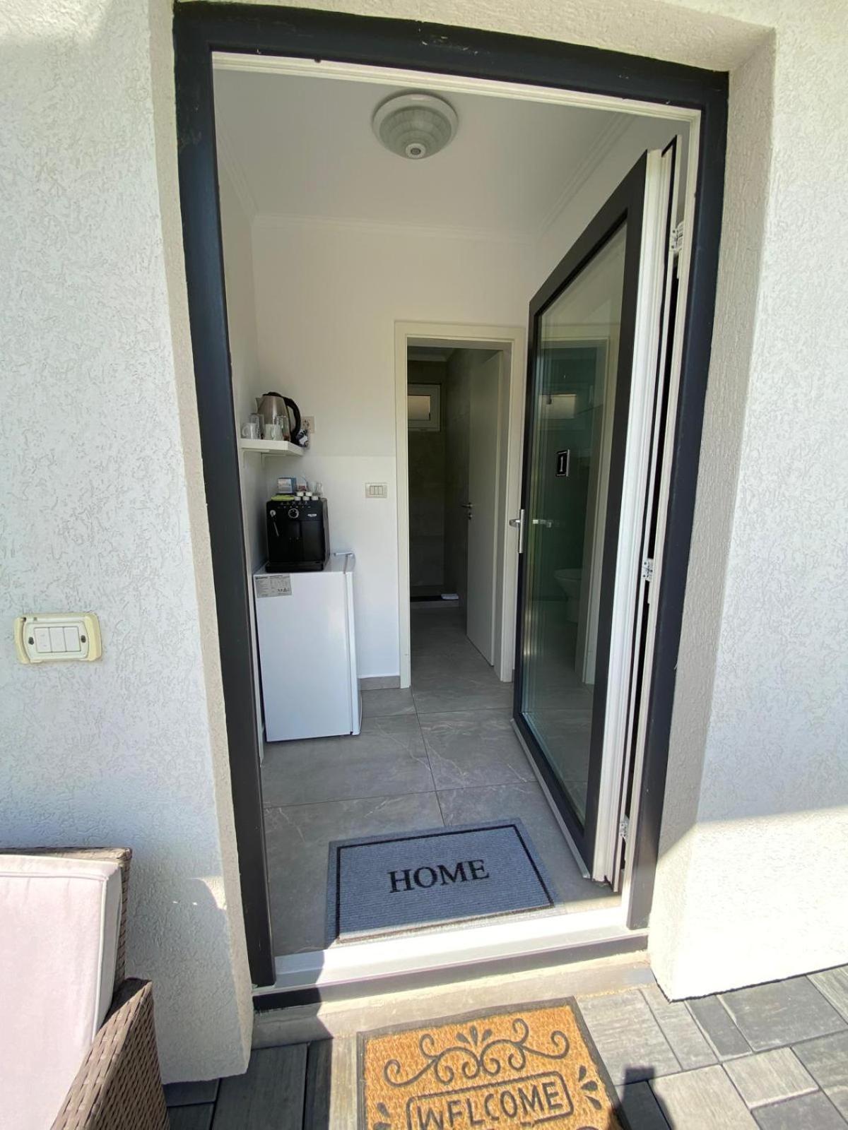 Kevin&Jessica Rooms Giarmata 외부 사진