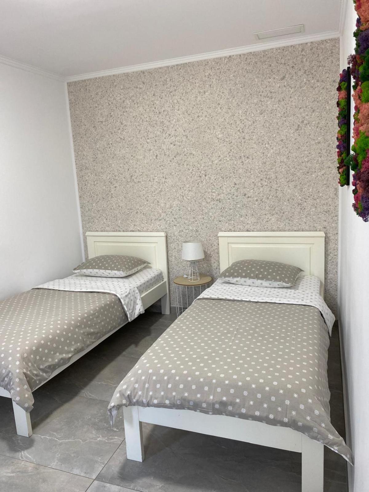 Kevin&Jessica Rooms Giarmata 외부 사진